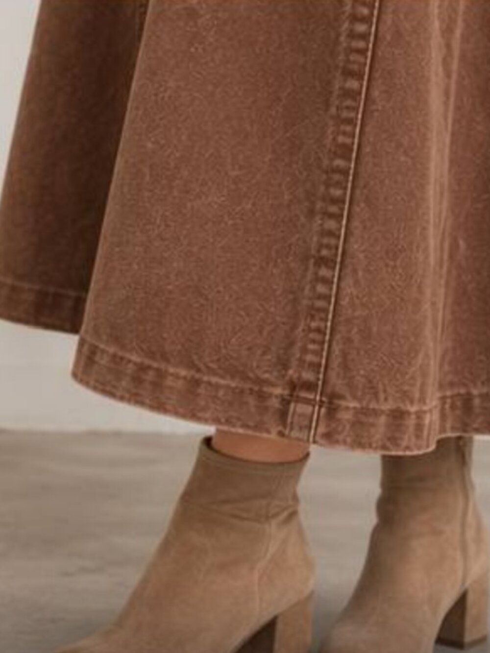 Brown denim midi dress, mocha fit and flare dress side Pockets - Picture 6 of 8